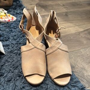 Elegant Beige Women's Sandals